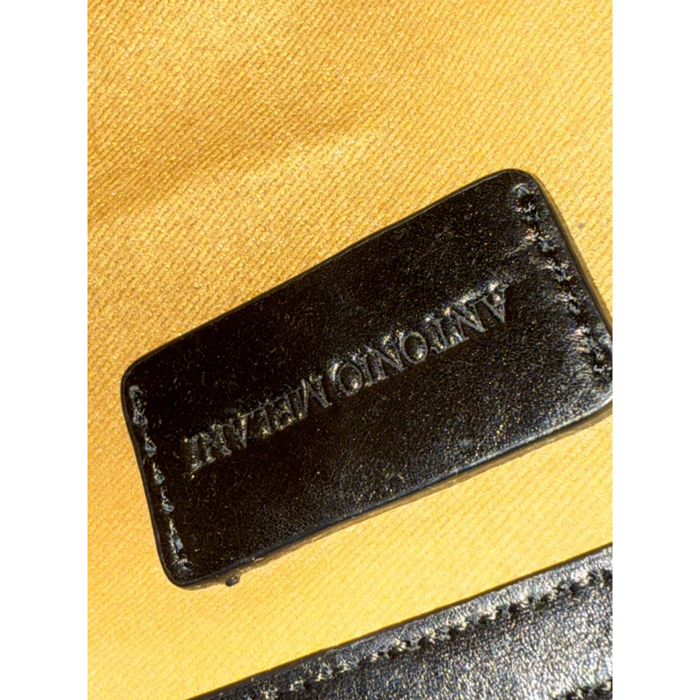 Antonio Melani Women's Soft Black Leather Weave Pattern Shoulder Bag 
Gold​​ - Picture 14 of 14